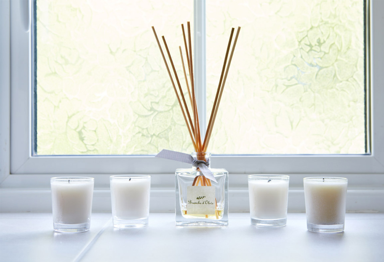 guest-bathroom-scented-candle-diffuser
