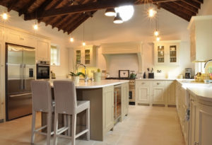 the-charm-of-a-classic-country-kitchen-5